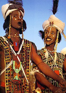 Племя в Африке из заставки Travel Channel